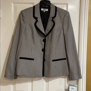 Kasper Size 16 Black and White Blazer